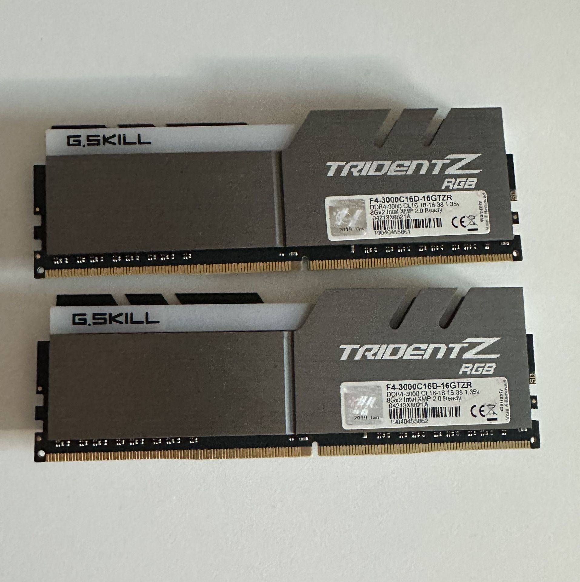 Trident Z RGB DDR4 16gbs (8gbs x2)