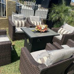 Patio Furniture Set Outdoor New In the Box 