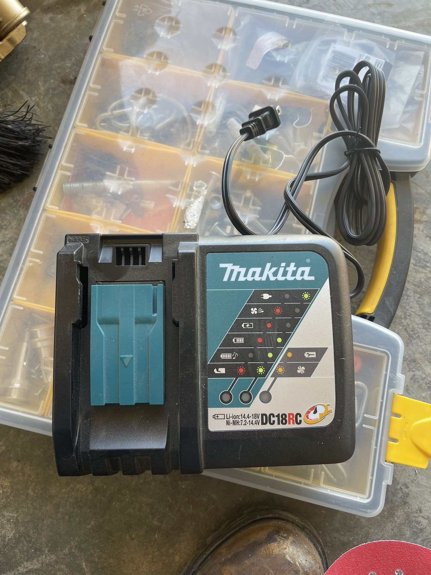 Genuine Makita DC18RC 18 Volt Charger