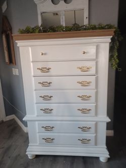 xl tall dresser with 7 drawers