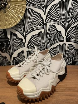 Women’s Size 10 Converse Run Star Hike Platform Shoes