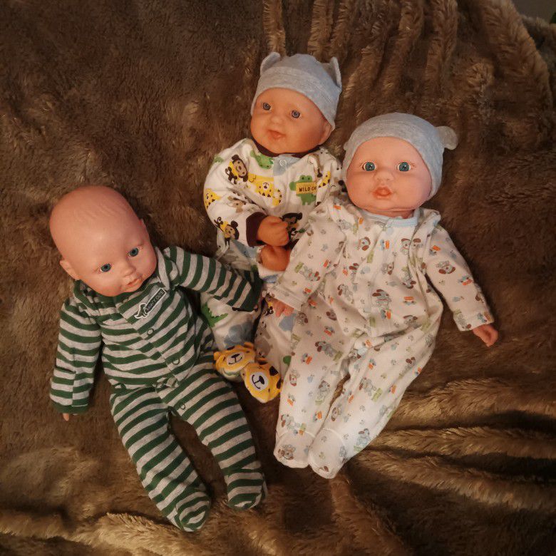 3 Baby Dolls 