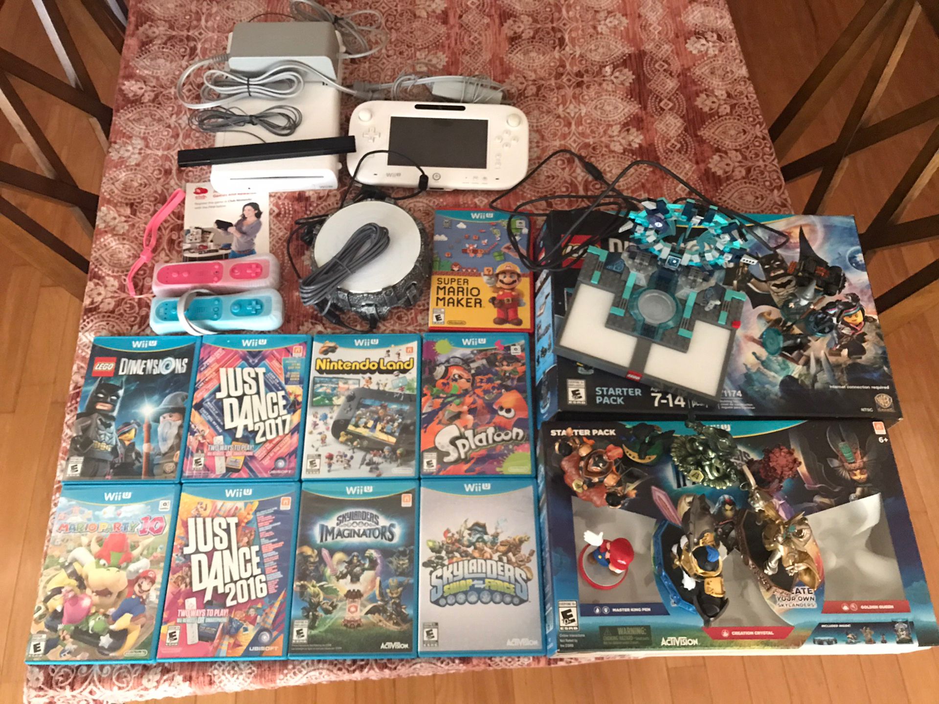 Wii U, 9 Games, 2 Wii Remotes, Skylanders Figures And More, MEGA PACKAGE 