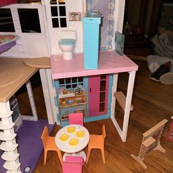 Barbie Malibu house