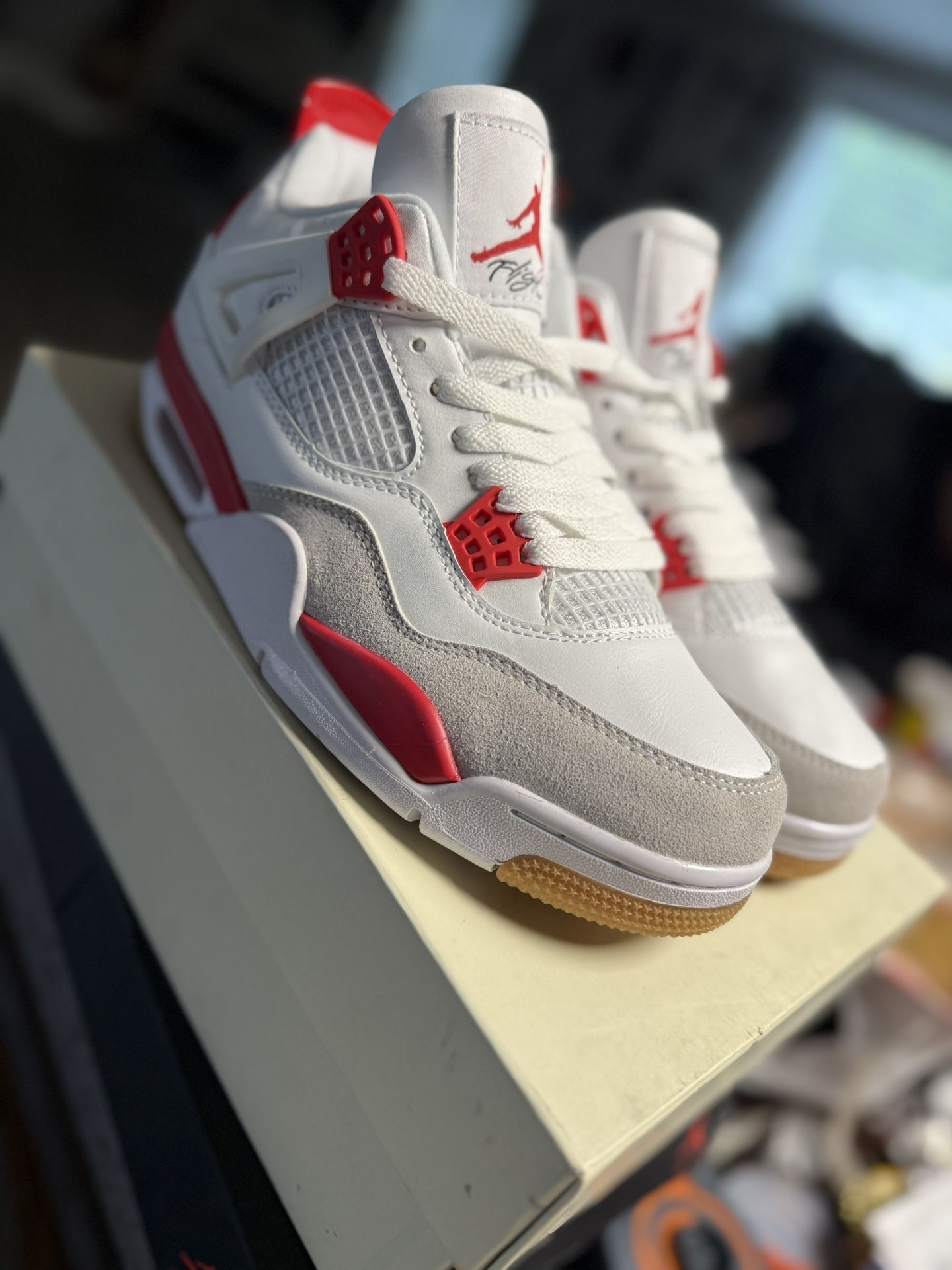 Jordan 4 Retro Varsity Red