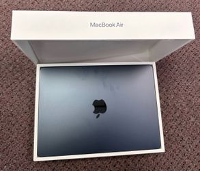 MacBook Air 2025 13" Inch- Midnight Black M4 chip 256GB