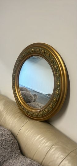 30”x30” round mirror