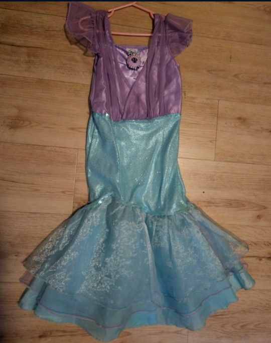 Ariel DRESS+ Accessories