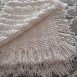 Soft, Warm White Knit Baby Blanket