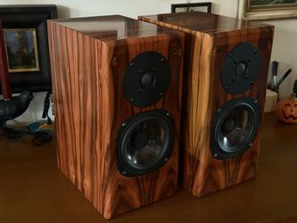 Vienna Acoustics Haydn Speakers in Rosewood - Outstanding