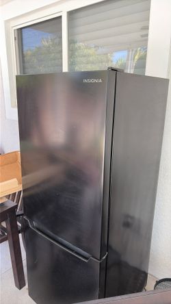 Fridge - 9 Cubic Feet
