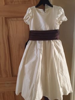 Handmade flower girl dress fits 6/7