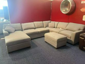 Thomasville Langdon Fabric Sectional with Chaise and Storage Ottoman，$780