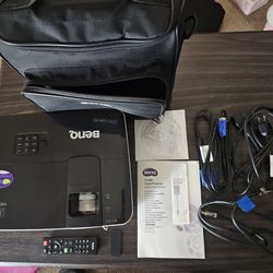 2014 BenQ MH680 Projector