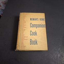 Vintage Woman's Home Companion Cookbook, Copyright 1946 Traditional American Recipes & Household Guidance, Everyday Cooking From Mid 20th Century