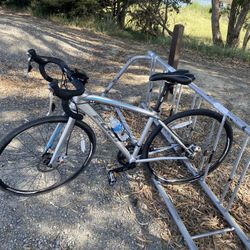 Fuji Finest LE / ONE.0 Aluminum Road Bike – Disc Brakes