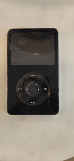 Apple iPod Classic 5.5Gen / 6th Gen 80GB. Comes With USB Charger and Two Protective Cases