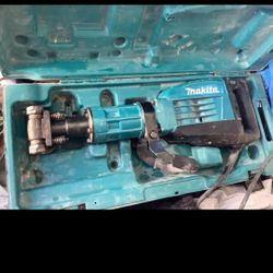 Makita Hammer