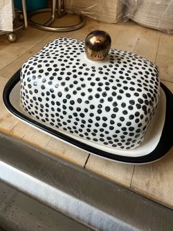 Butter dish - black polka dots