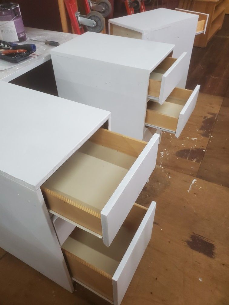 3 DRAWERS DRESSER OR NIGHT STAND (HOME3)