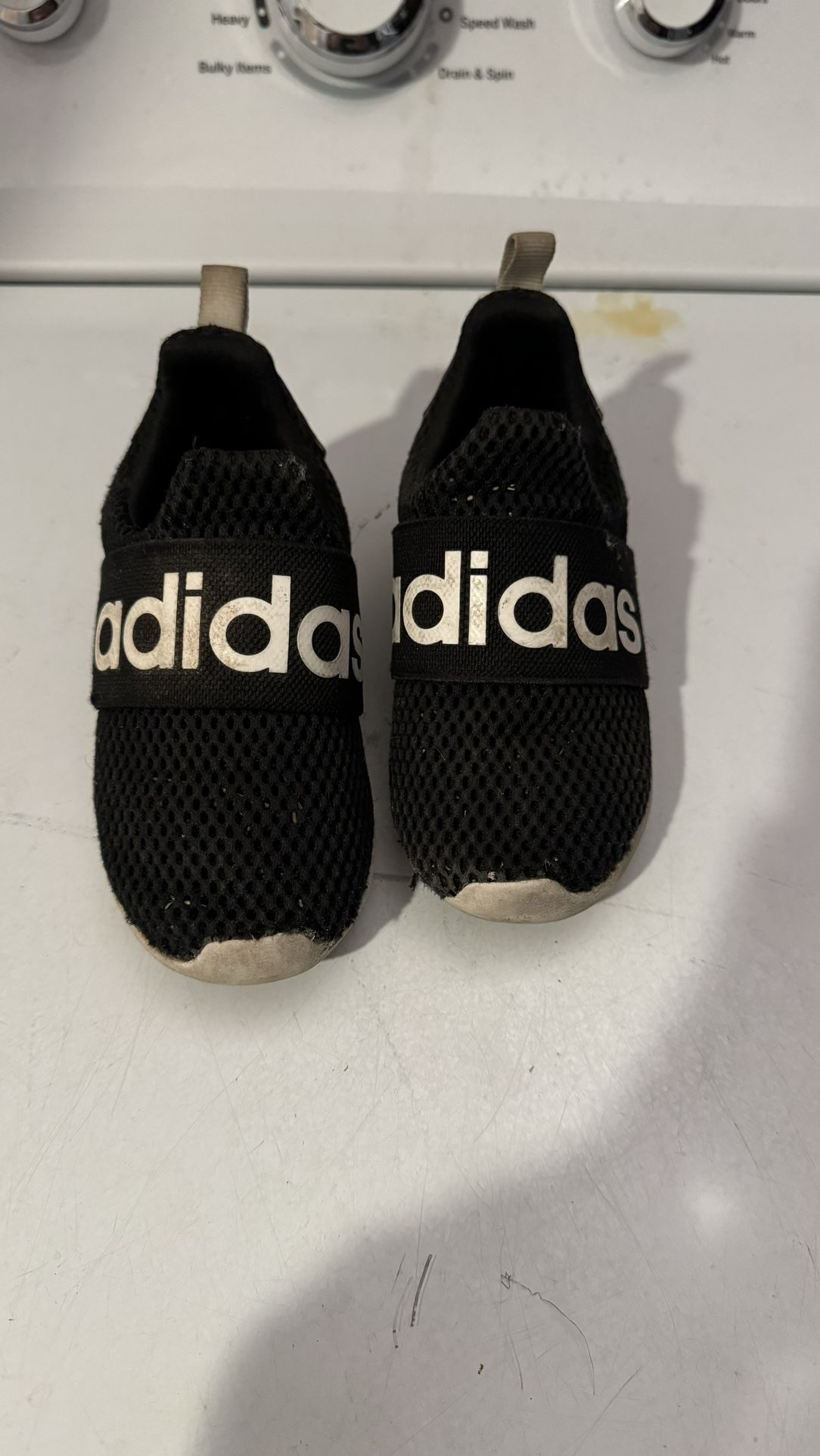 kids black adidas shoes