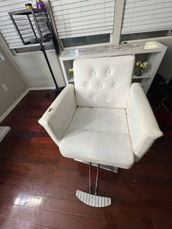 White Leather Salon Styling Chair