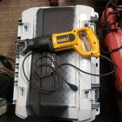 DeWalt V.S. Reciprocating Saw