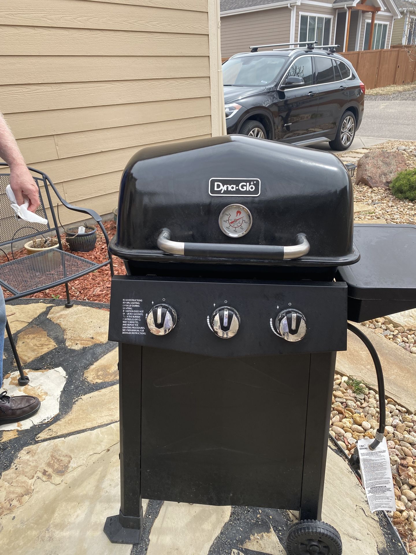 Grill For Sale Dyna Glo Grill With 2 Full Propane Tanks And Grill Cover 3 Burner