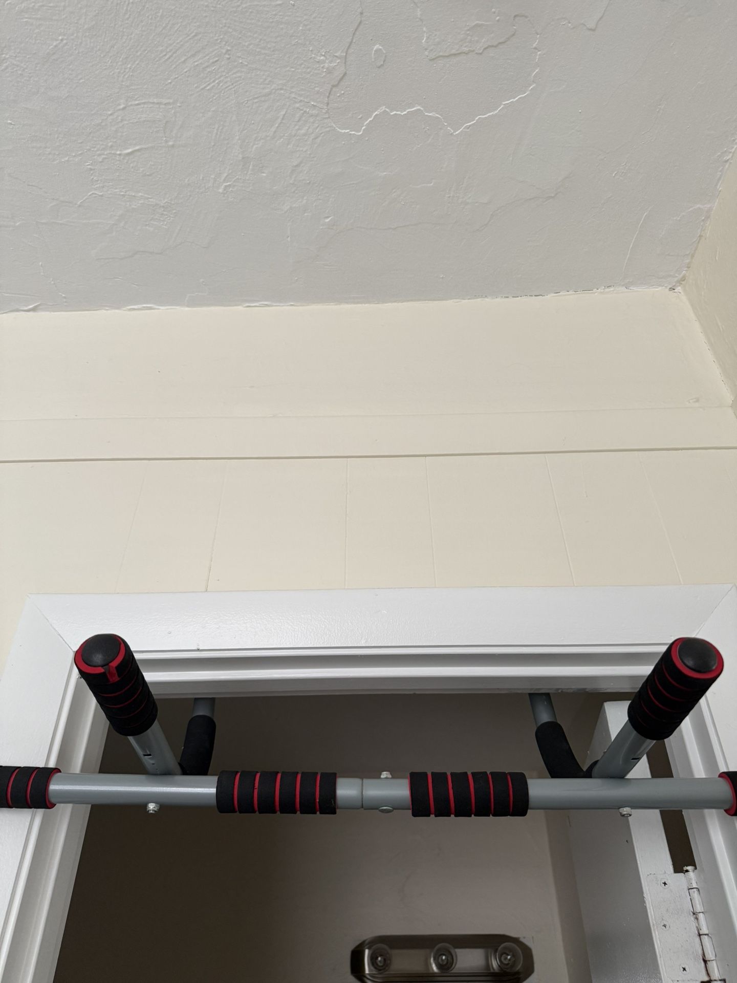 Pull Up Bar