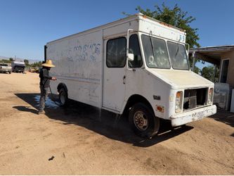 1986 p30 step van