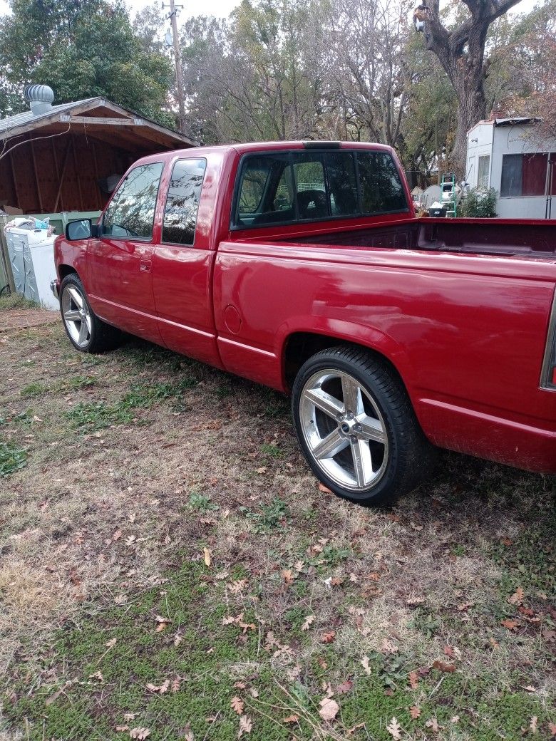 Chevy Silverado 94 In Good Condition With 200 000 Miles V6 Automatic