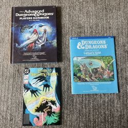 Advanced Dungeon & Dragons Players Handbook Official Book And Lathans Gold Booklet and Scorecard With DC Comic #3 - 3 D&D Lot Bundle Gaming Board Game