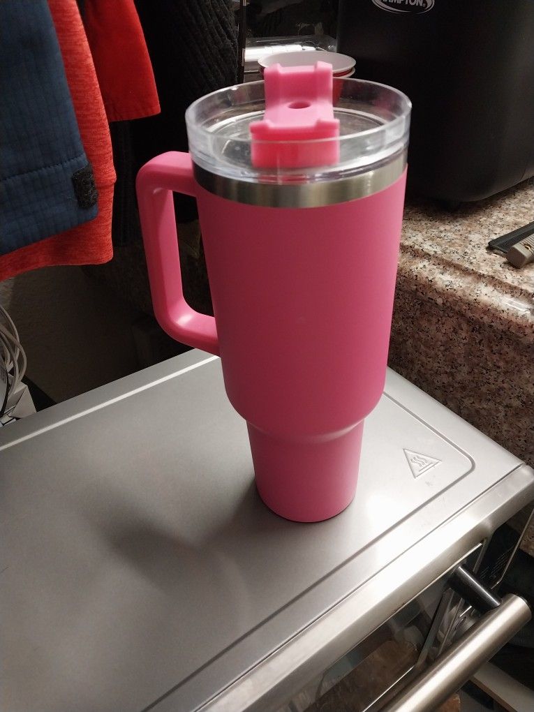 40oz Pink Stainless Steel Tumbler With No Straw 12 Dollars 