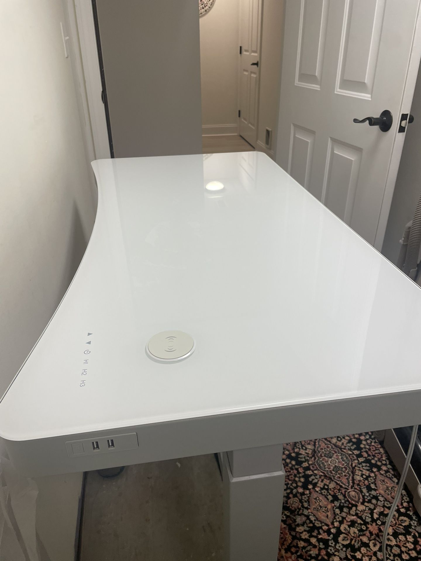 Electric Adjustable-Height Standing Desk