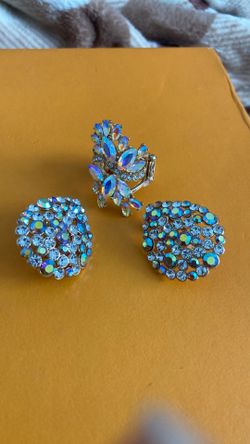 EARRINGS & RING