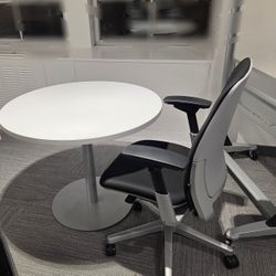 Ergonomic Steelcase Office Chairs 