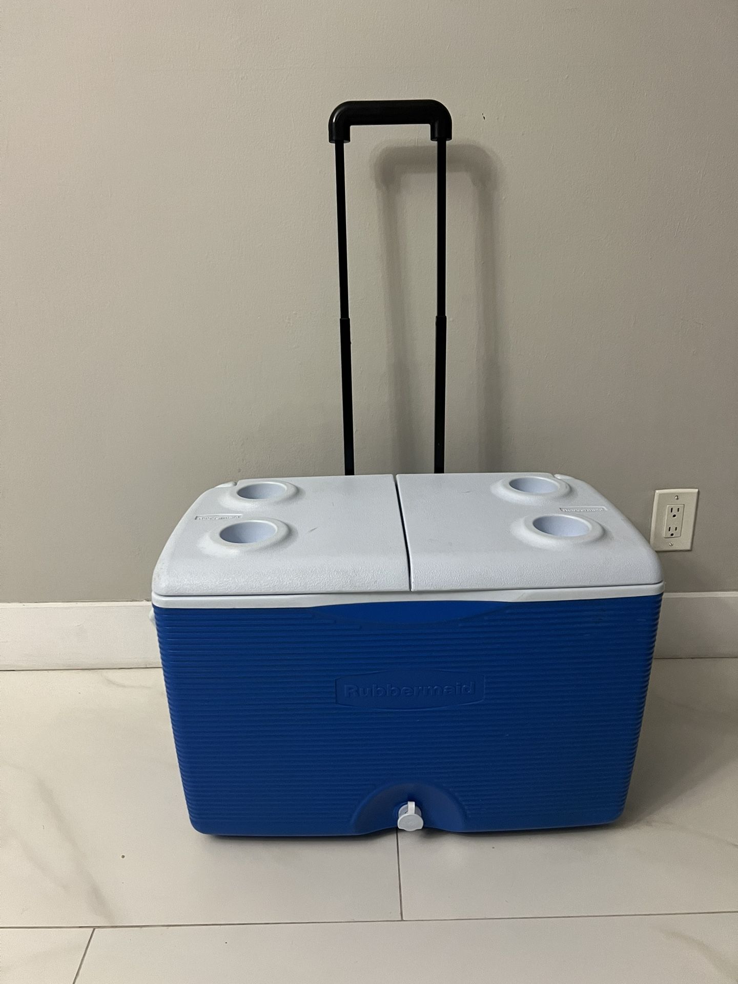Rubbermaid 60-Quart (Blue) Wheeled Cooler #FG2A900MODBL
