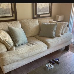 Living In Dining Room Room Set