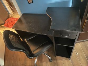Small desk With Chair