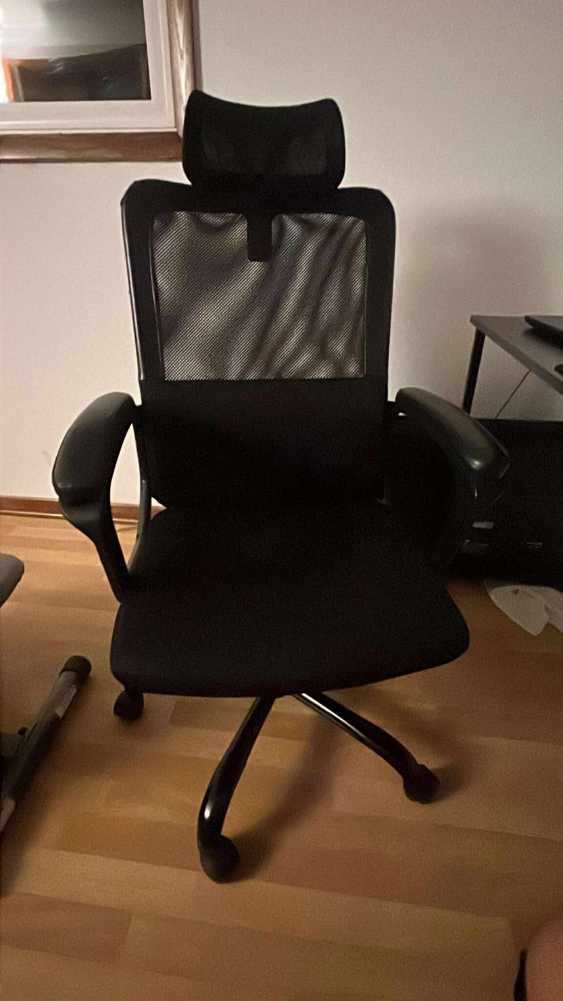Office Chair with Headrest – Great Condition
