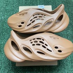 DS Adidas Yeezy Clay Red Foam Runner size 12 