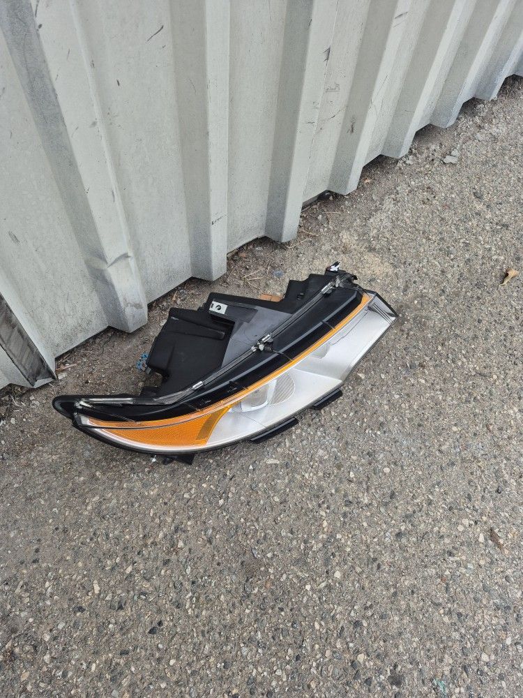 2011 2012 2013 2014 Ford Edge Headlight Headlamp Right Passenger Side RH Original Used 