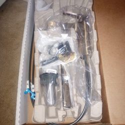 Delta Zura Single Handle Lavatory Faucet With Pop Up