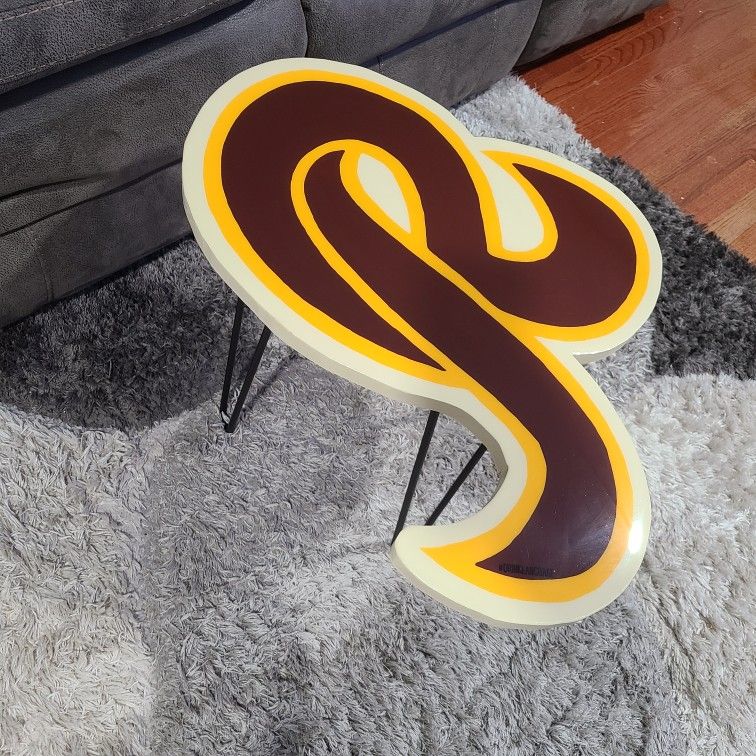 Washington Redskins Football Table Vintage Logo