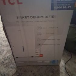TCL Dehumidifier 