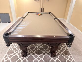 American heritage billiards Madison 8 ft Pool table