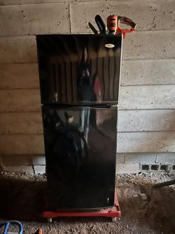 Apartment fridge/freezer