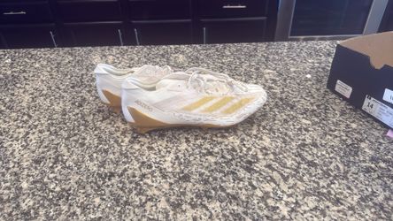 FOOTBALL CLEATS