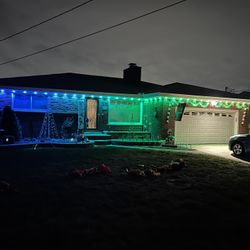 Chris’s Holiday Lighting