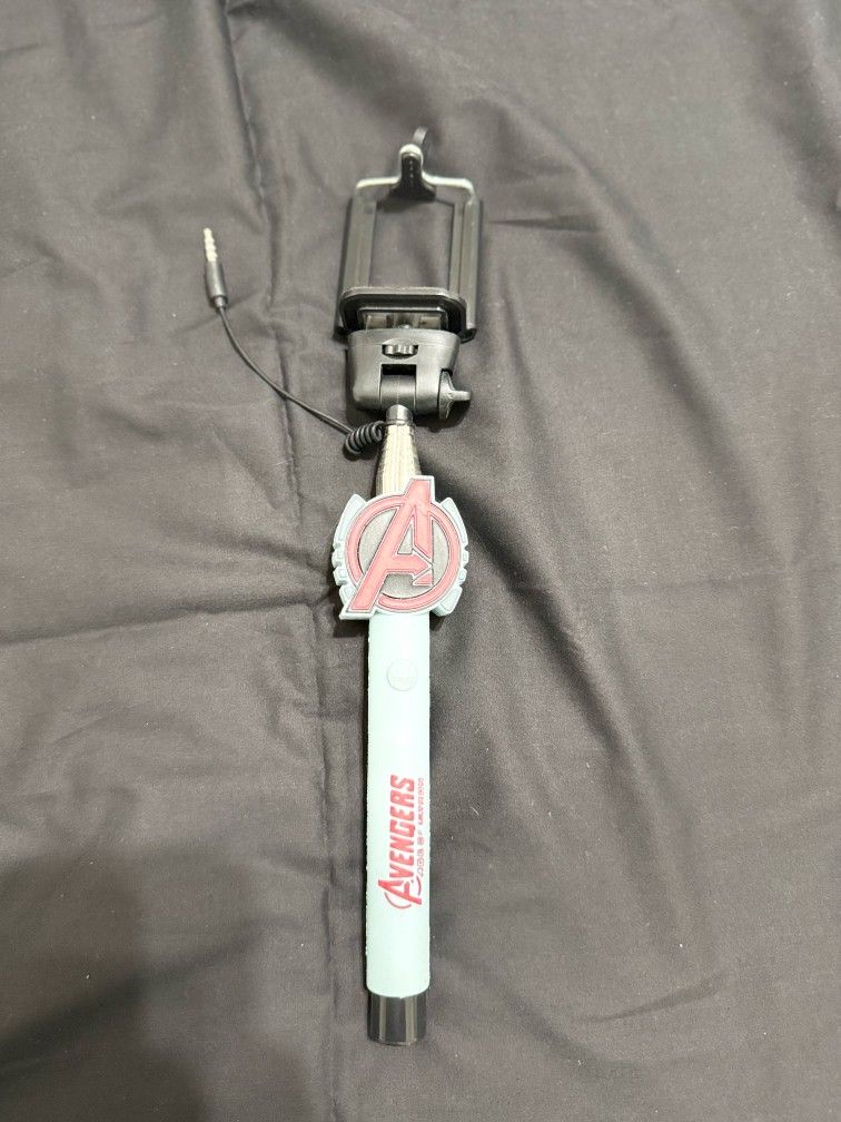 Avenger Self Stick